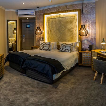 Windhoek Country Club Resort Екстер'єр фото