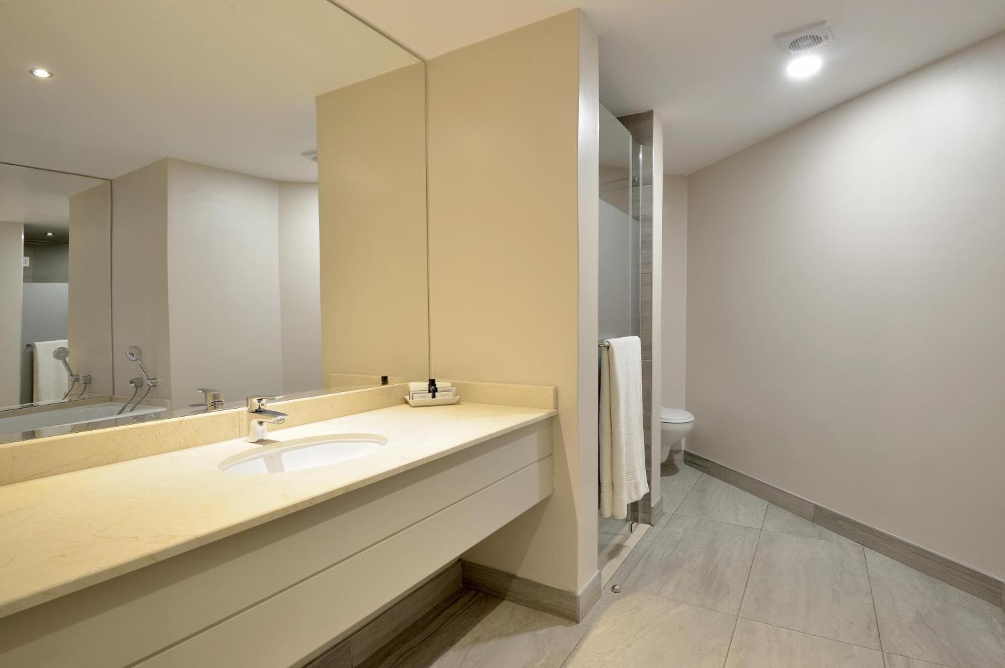 Windhoek Country Club Resort Екстер'єр фото
