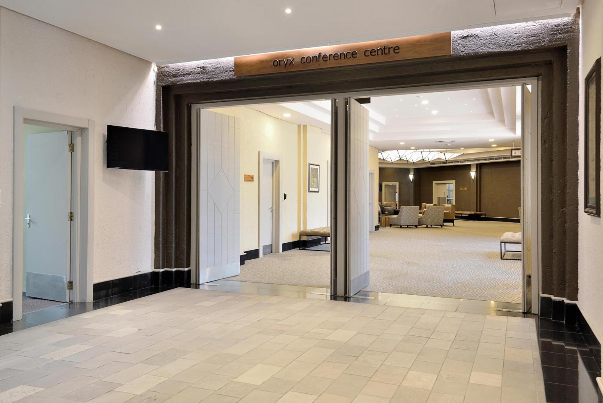 Windhoek Country Club Resort Екстер'єр фото