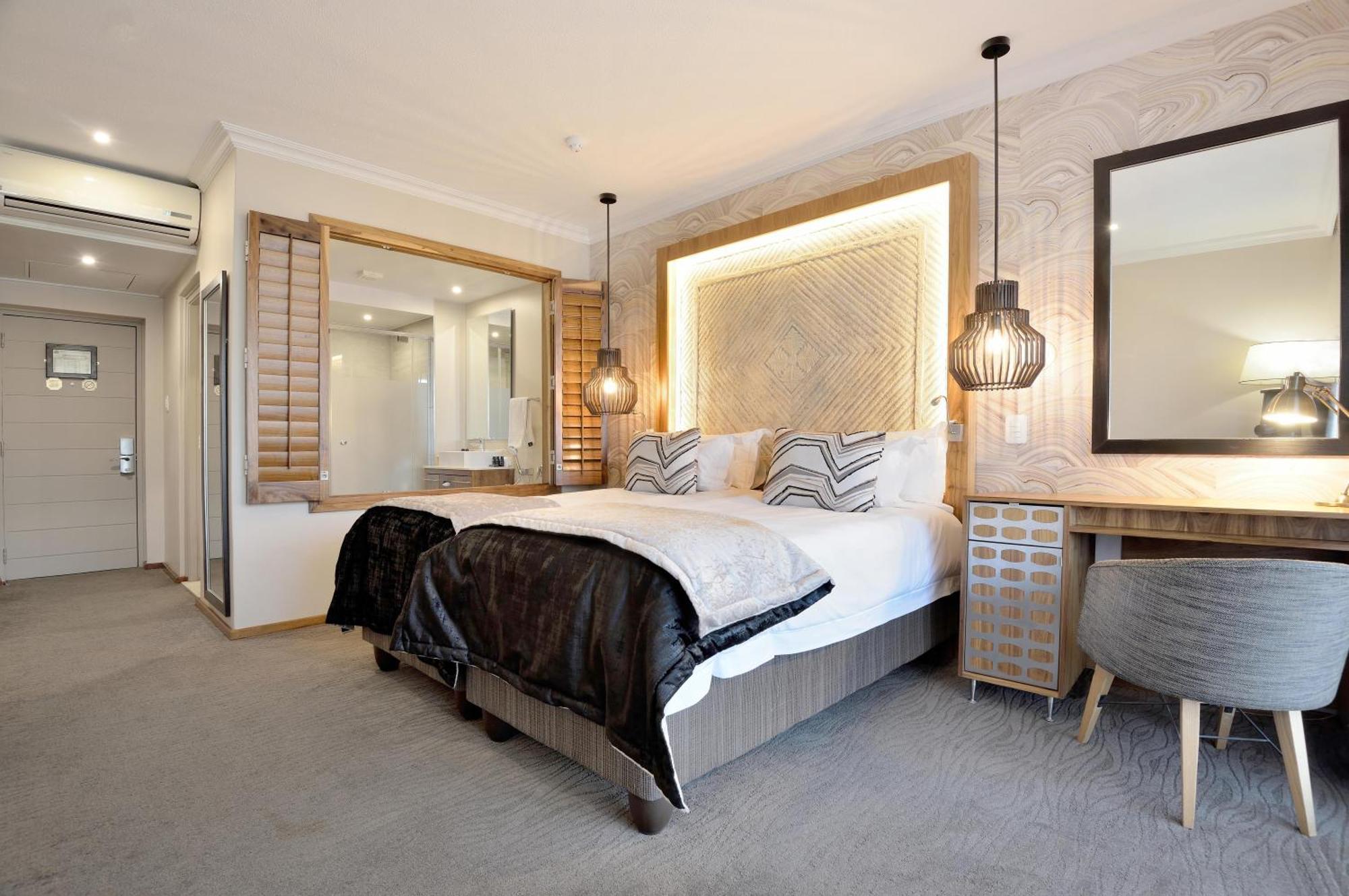 Windhoek Country Club Resort Екстер'єр фото