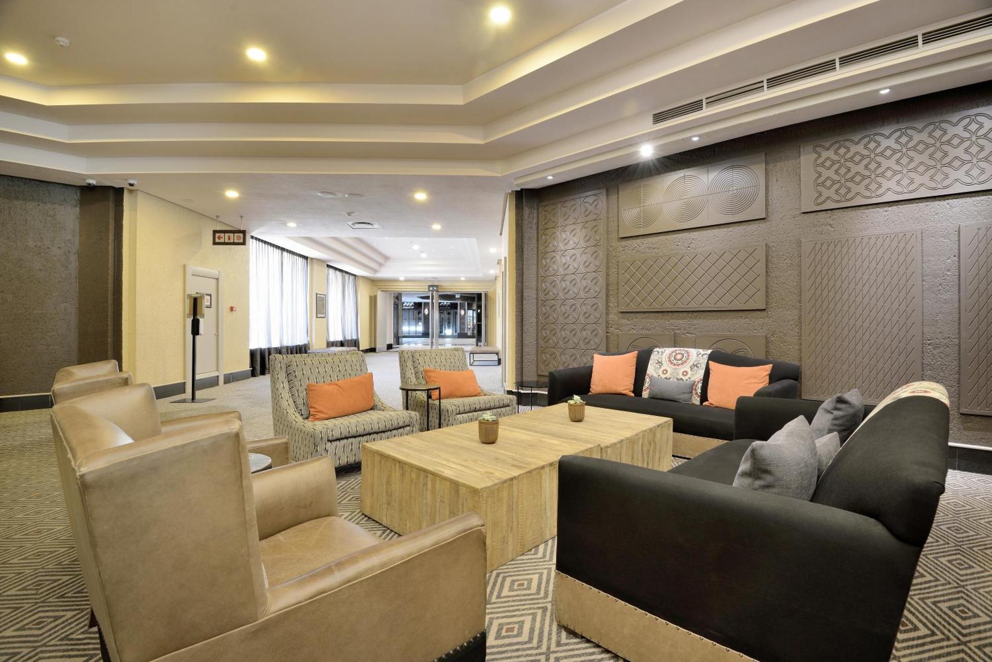 Windhoek Country Club Resort Екстер'єр фото