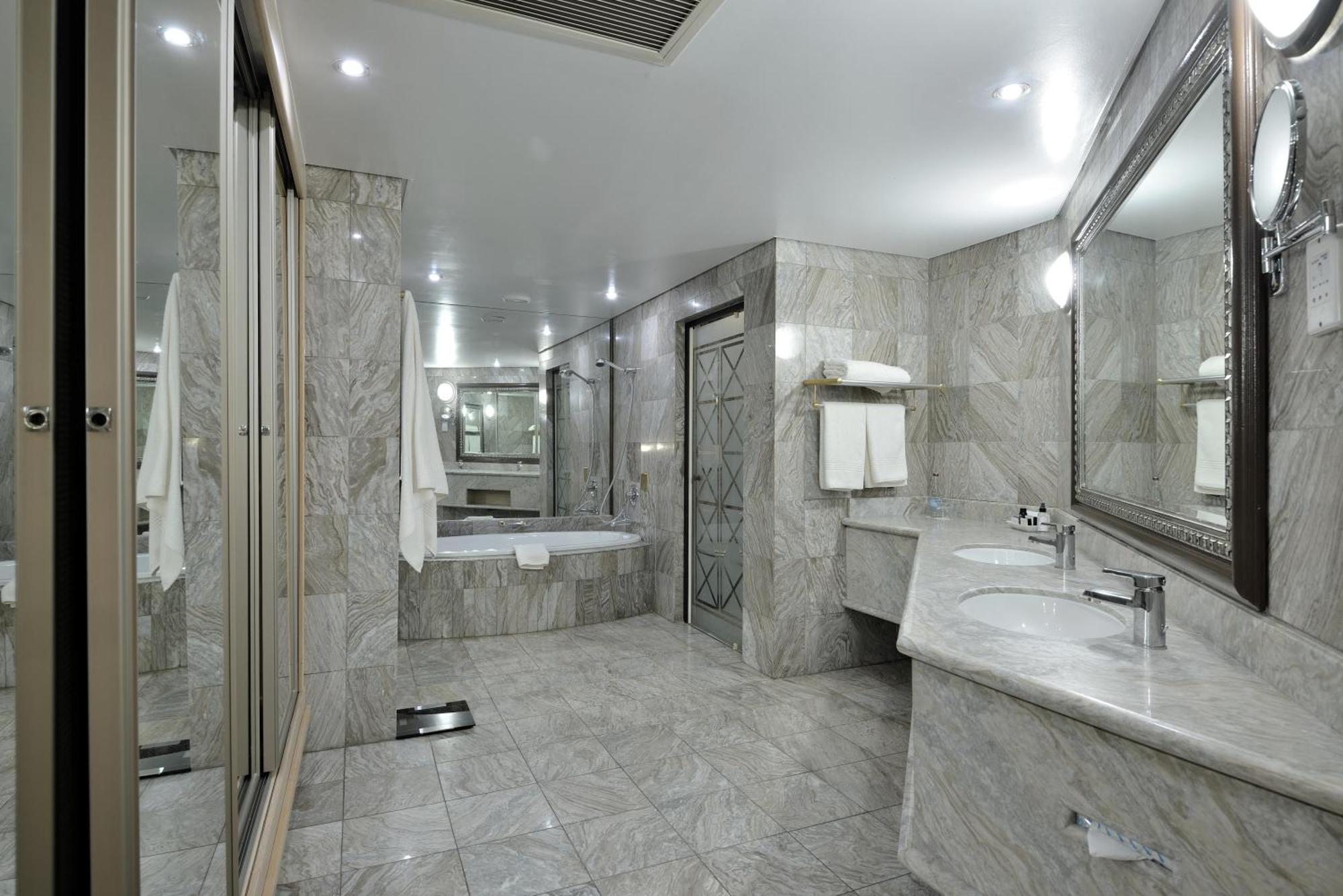 Windhoek Country Club Resort Екстер'єр фото