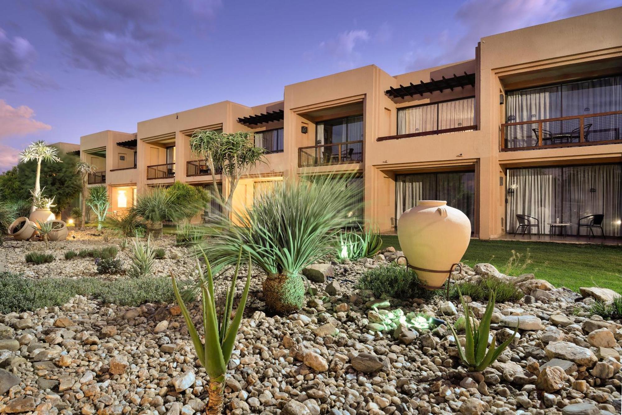 Windhoek Country Club Resort Екстер'єр фото