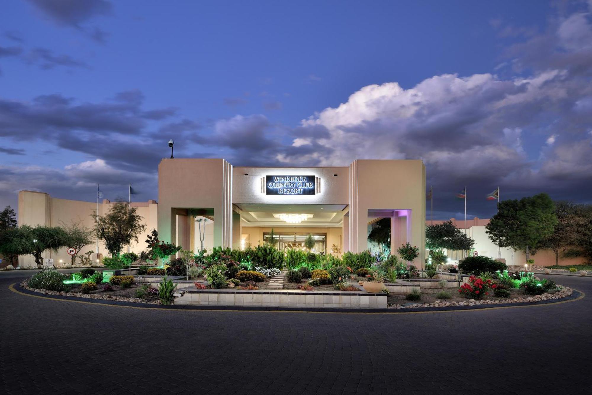Windhoek Country Club Resort Екстер'єр фото