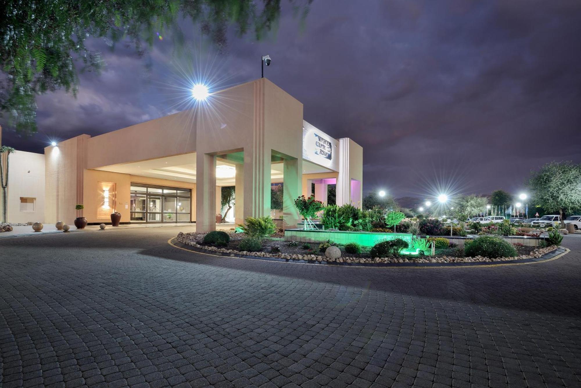 Windhoek Country Club Resort Екстер'єр фото